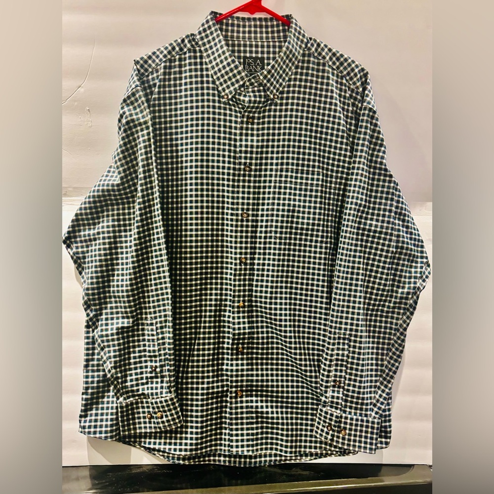 Jos A Banks Traveller’s collection 100% cotton Men's Button down Shirt